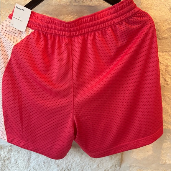 Nike Pink and White Women’s Shorts - Picture 2 of 5